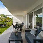 Alcazaba Lagoon Luxury Retreat アパート エステポナ