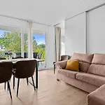 アパート Alcazaba Lagoon Luxury Retreat エステポナ