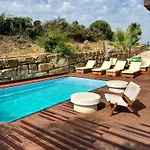 アパート Alcazaba Lagoon Luxury Retreat エステポナ